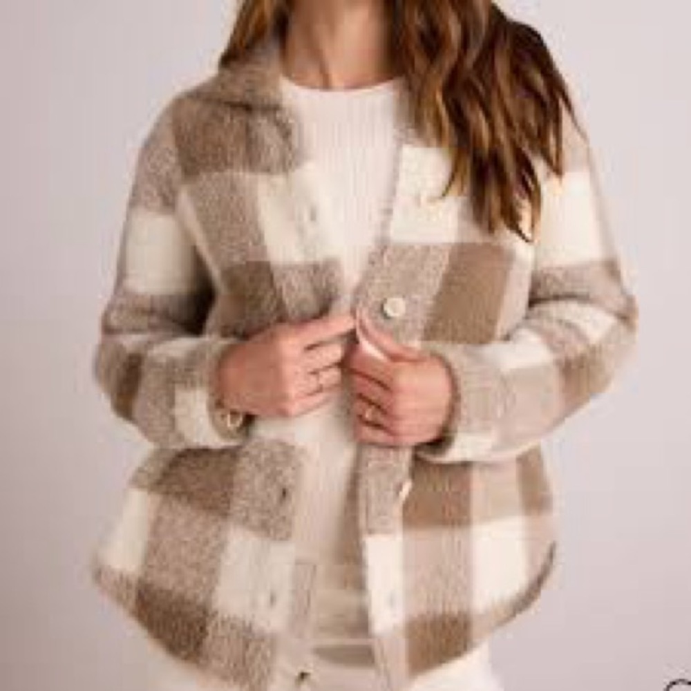Bella Dahl Knitted Fuzzy Shacket Ivory/Fawn Plaid NWT Collar Button Down Front